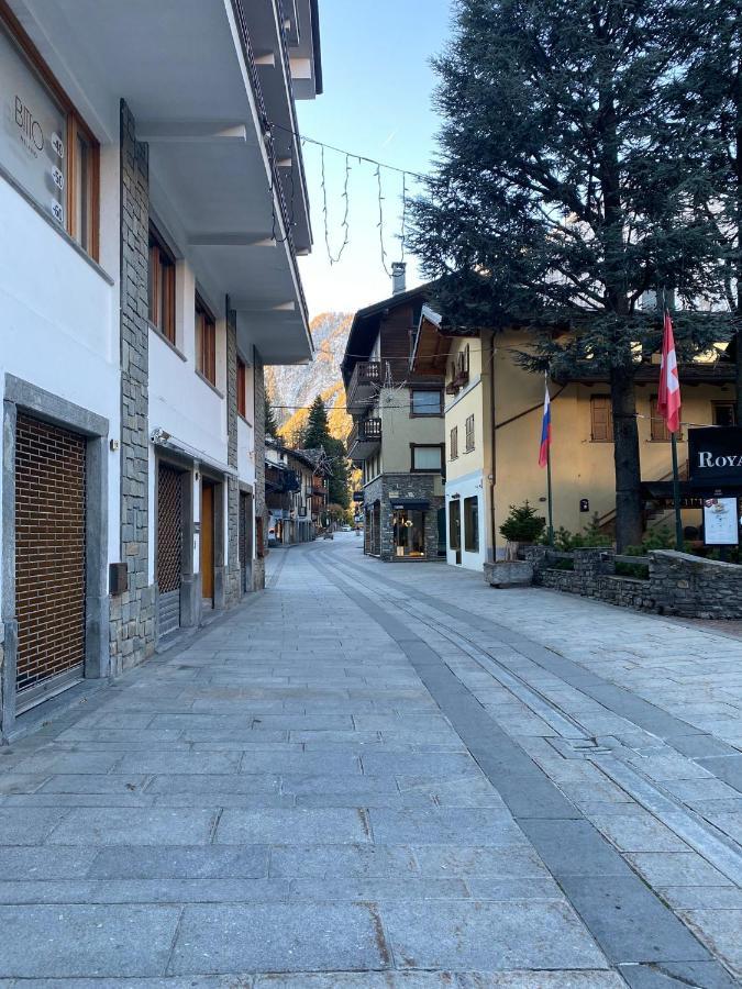 Caratteristico Quadrilocale In Zona Centrale Apartment Courmayeur Exterior photo